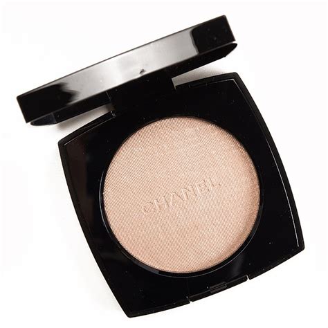 Chanel Ivory Gold (10) Highlighting Powder Review & Swatches